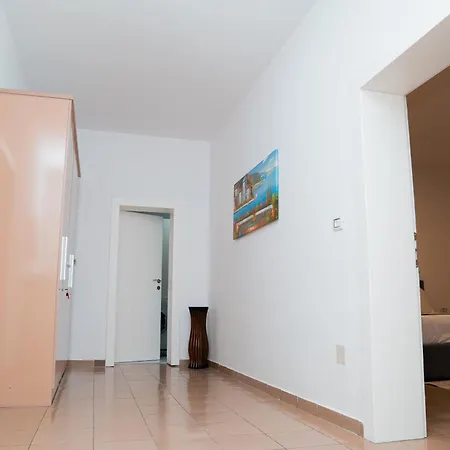 Kristal Apartment