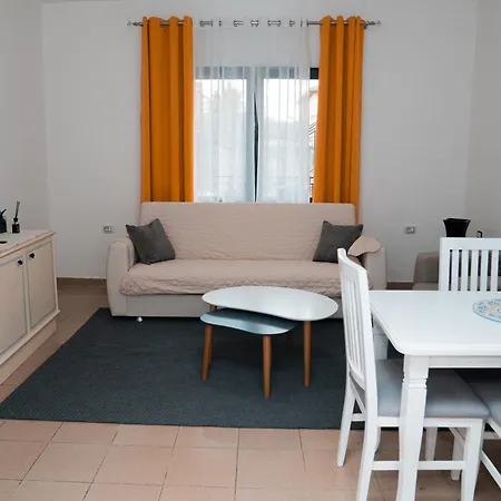 Kristal Apartman Tirana