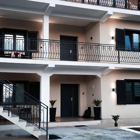 Kristal Apartman Tirana