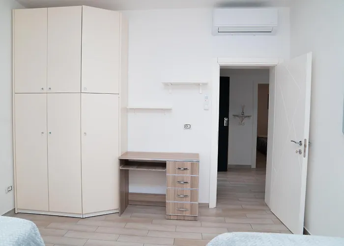 Kristal Apartment